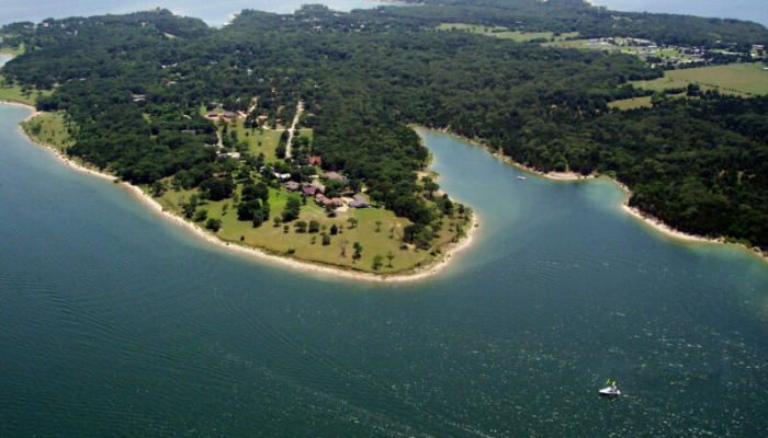 lake texoma should be capitalized